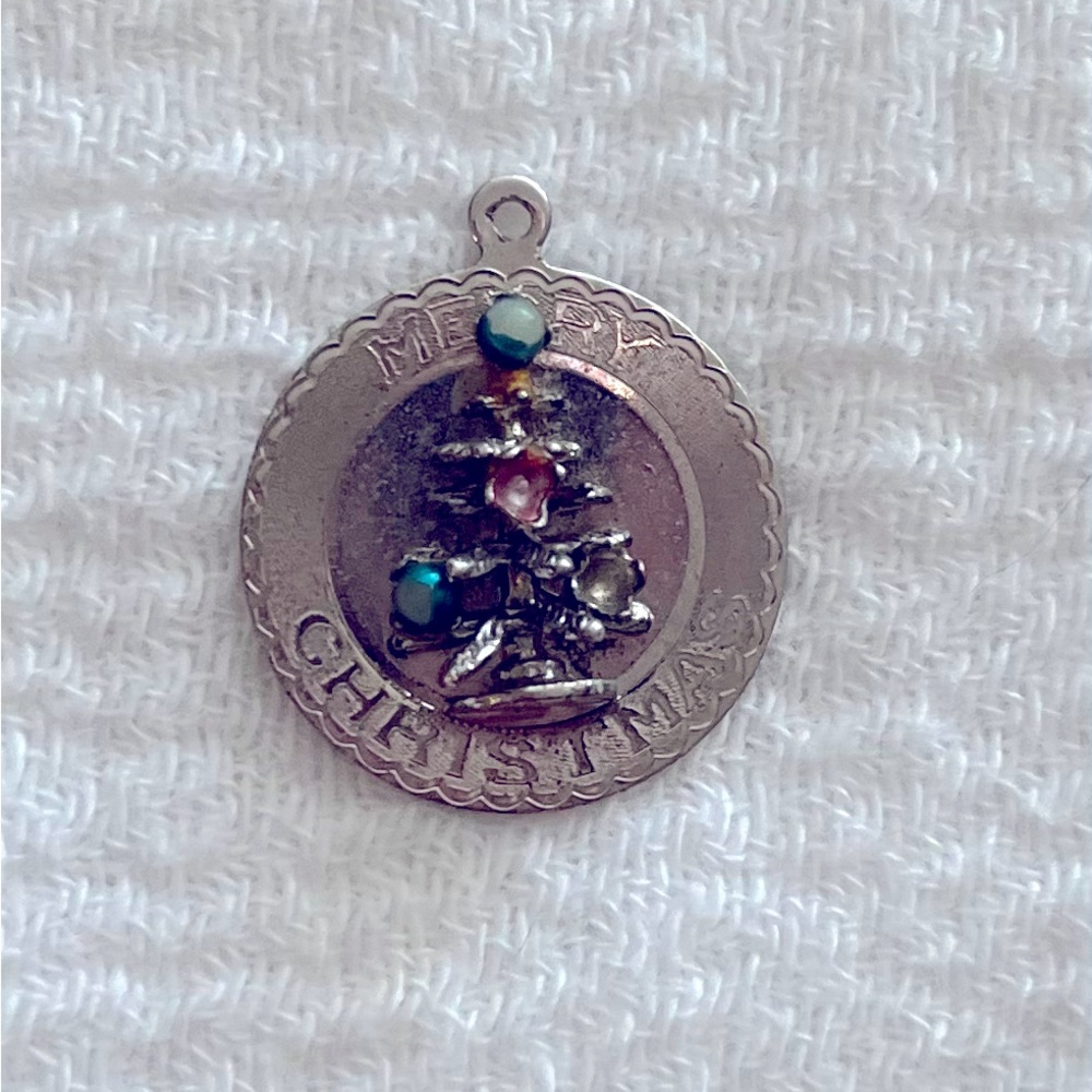 Cute VINTAGE “Merry Christmas” charm